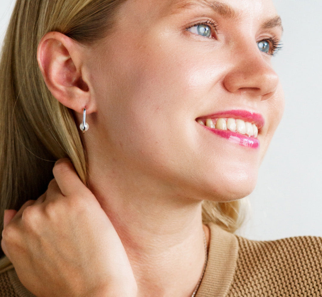 Georgini ADAGIO Nine-2-Five Pearl Oval Hoops