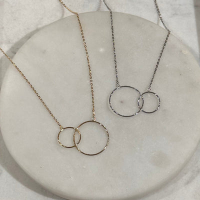10kt gold Interlocking Circles Necklace