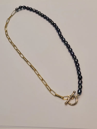 Half and Half Black pearl necklace in gold vermeil