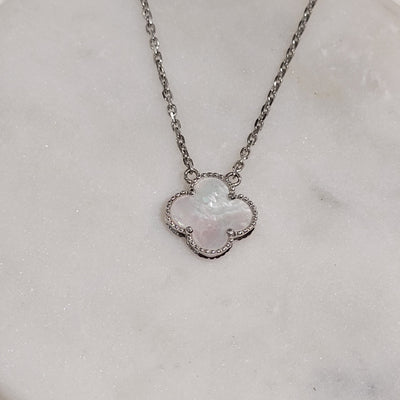 Small Mother of Pearl single clover necklace