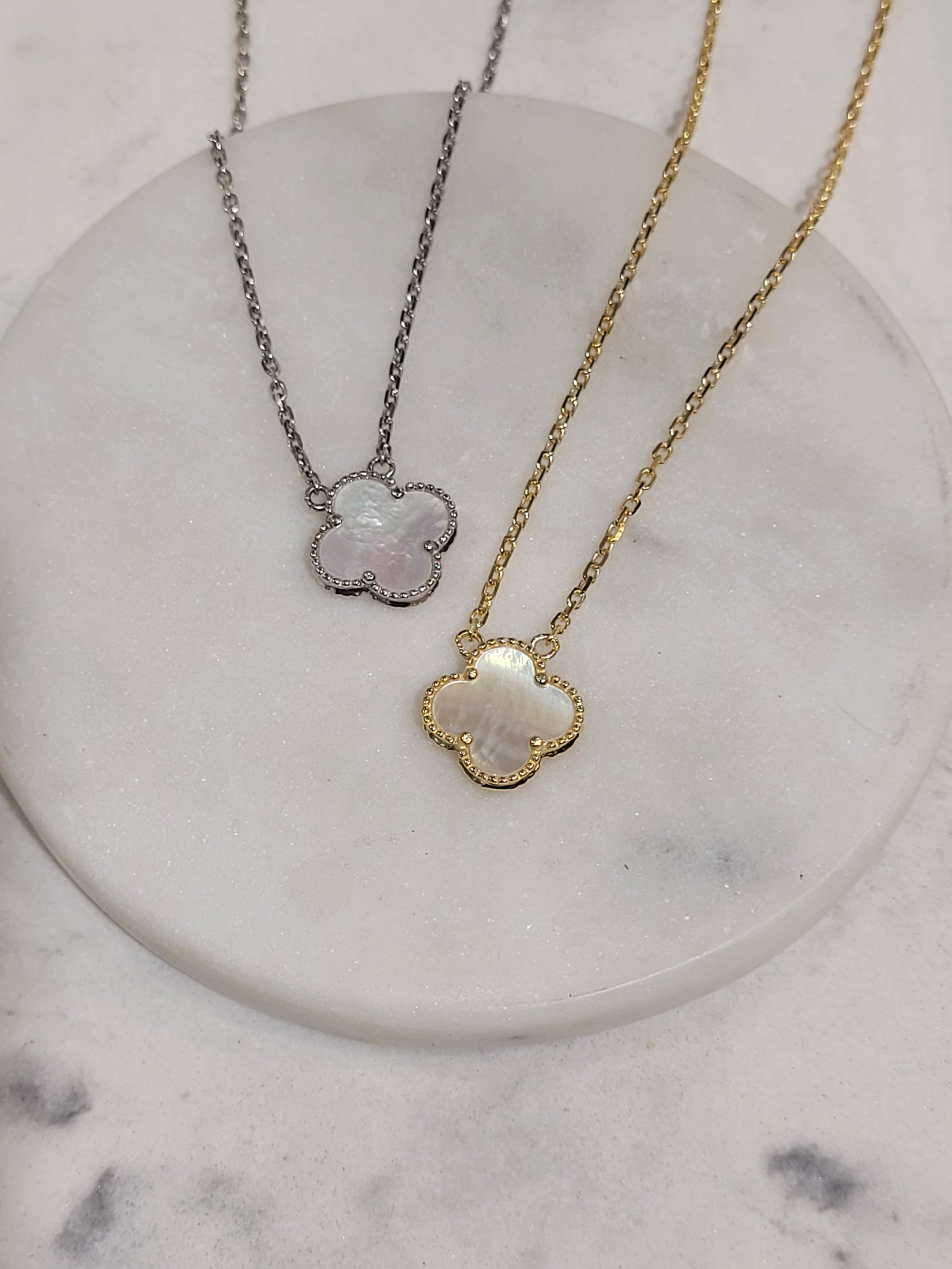Small Mother of Pearl single clover necklace