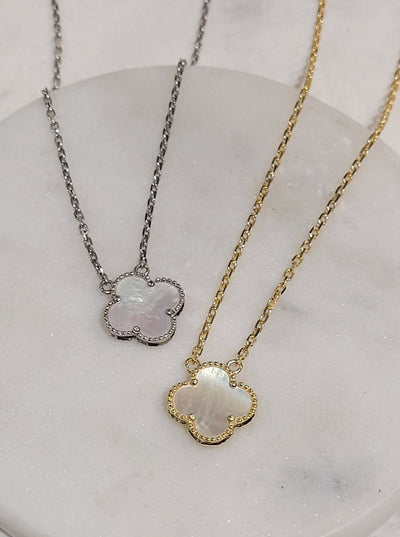 Small Mother of Pearl single clover necklace