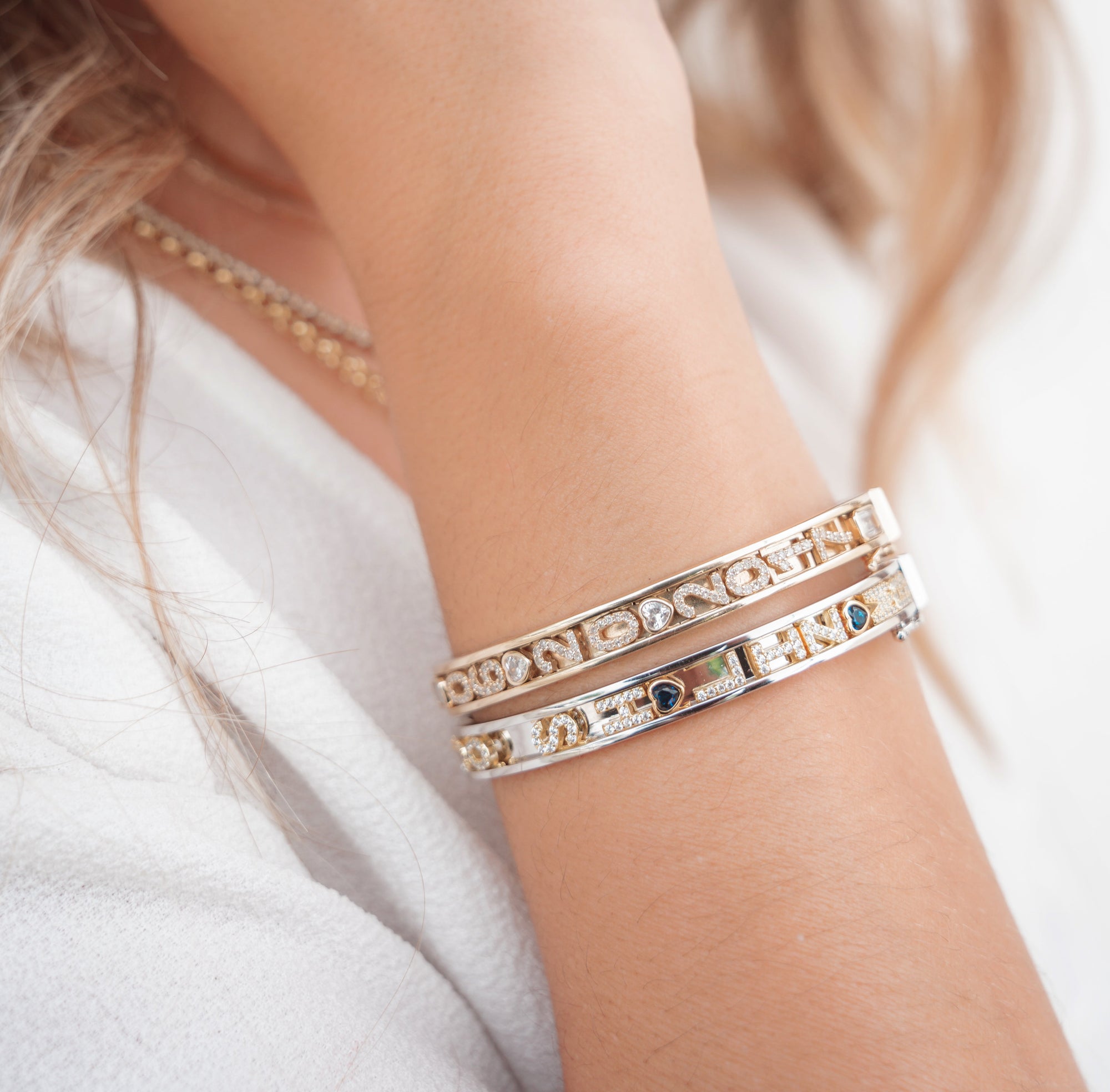 PERSONALIZED SKINNY CHARM BANGLE ™